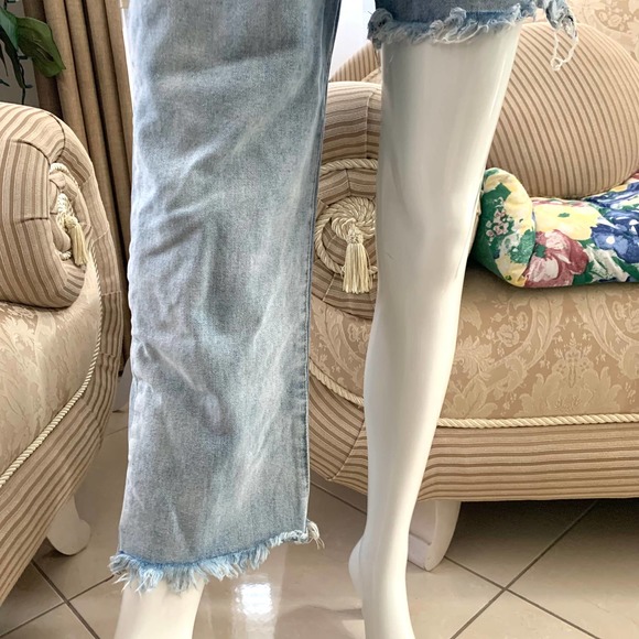 3/$15 Patchwerk Asymmetric Cut Jeans in Light Wash - Picture 5 of 10